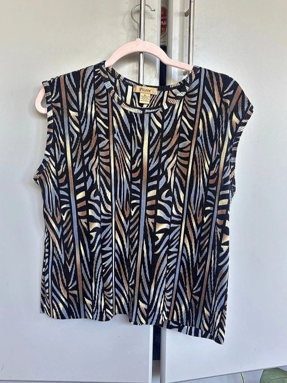 Plissé Abstract Pleated Blouse in Black & Gold Size XL Like New